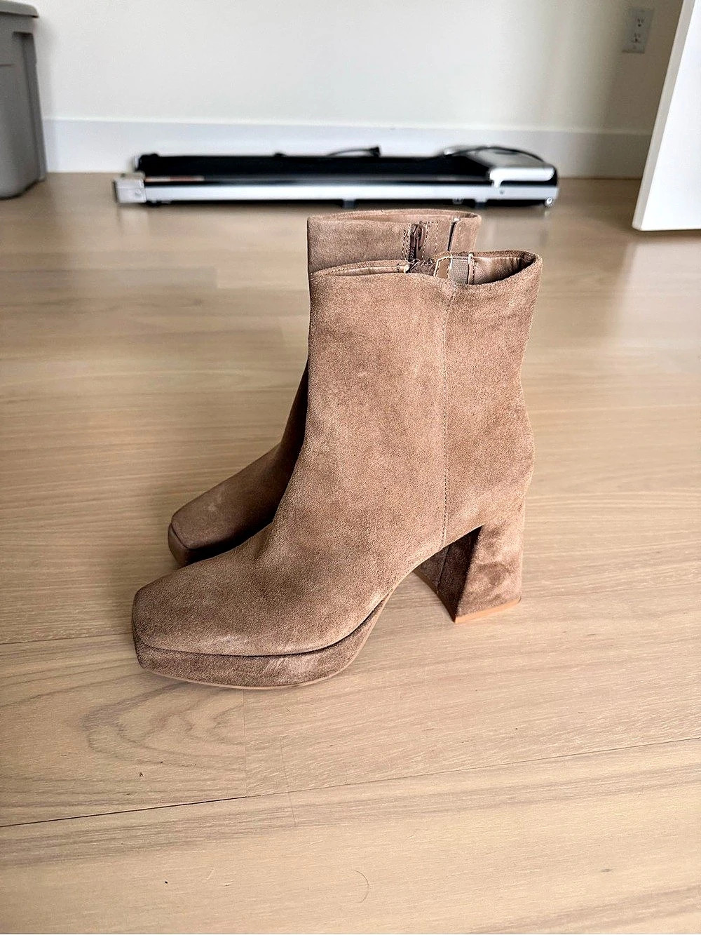 Dolce Vita Gracie Platform Heeled Ankle Boots in Brown